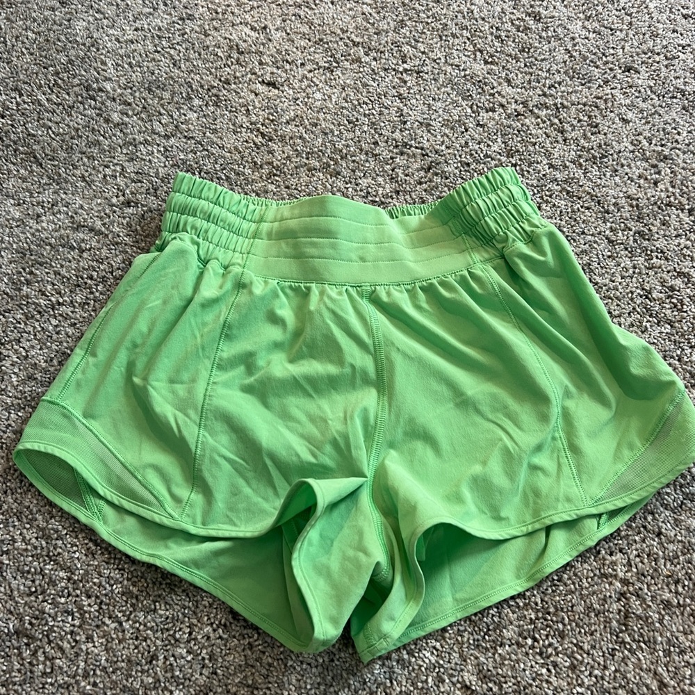 Size 4 HOTTY HOT LULU SHORTS